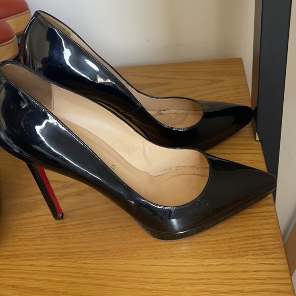 Size 42 Christian Louboutin patent leather Pigalle - Picture 2 of 3